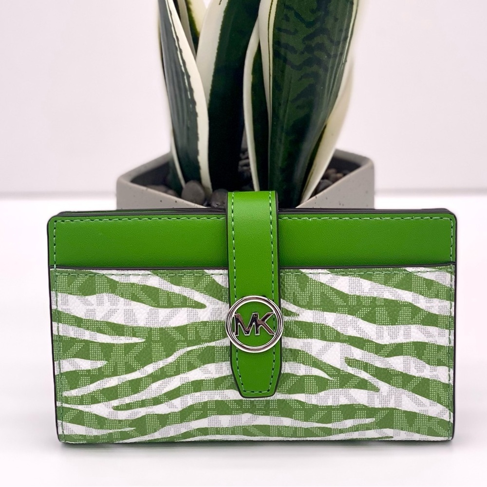 Michael Kors GREENWICH Medium Bifold Wallet Jungle Green - Picture 2 of 11